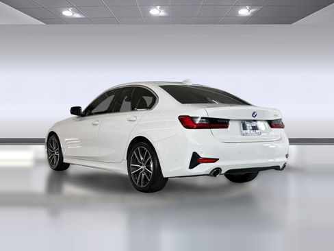 Used 2020 BMW 330i Sedan w/ Convenience Package RWD image 3