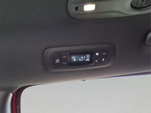 New 2026 Chrysler Pacifica Select image 12