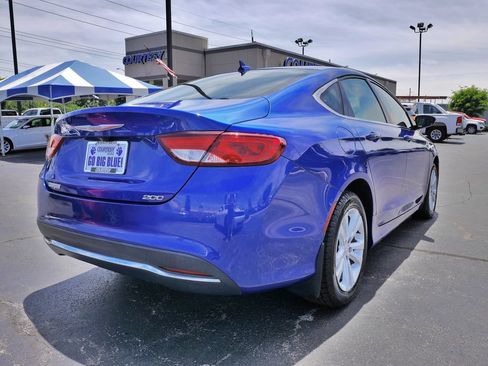Used 2017 Chrysler 200 Limited Platinum FWD image 5