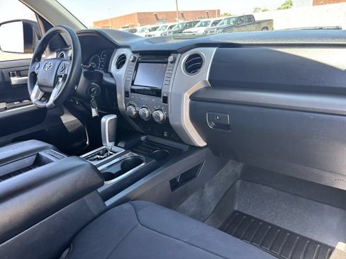 Used 2019 Toyota Tundra SR5 w/ SR5 Convenience Package RWD image 12