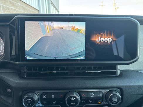 Used 2024 Jeep Wrangler Sport S image 17