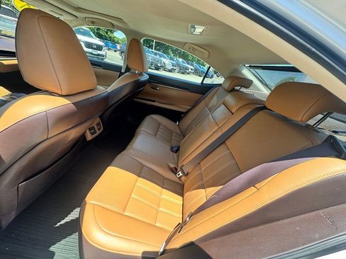 Used 2017 Lexus ES 350 w/ Luxury Package FWD image 27