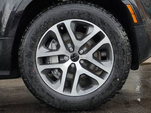 Used 2026 Land Rover Defender 110 X-Dynamic SE AWD/4WD image 8