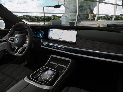 New 2026 BMW 750e xDrive w/ Executive Package image 40