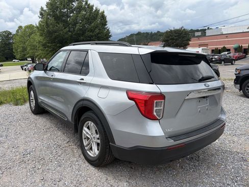 Used 2022 Ford Explorer XLT RWD image 7