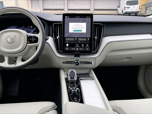 New 2026 Volvo XC60 B5 Ultra w/ Climate Package PRO image 9