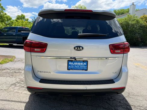 Used 2020 Kia Sedona LX FWD image 5