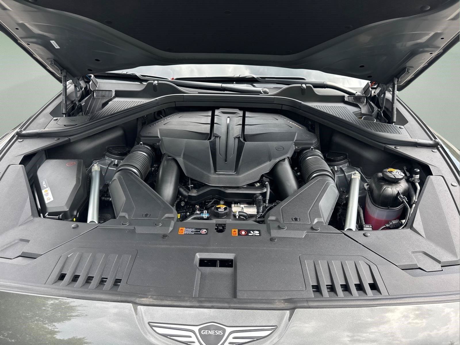 Used 2025 Genesis GV80 3.5T e-SC AWD/4WD image 9