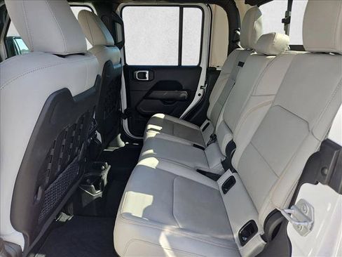 Used 2021 Jeep Gladiator Mojave AWD/4WD image 26