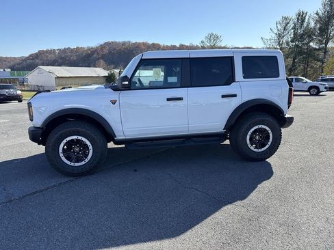 New 2025 Ford Bronco Badlands AWD/4WD image 3