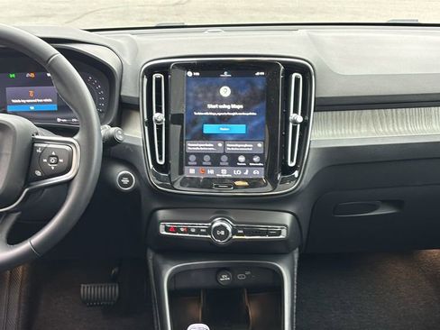 Certified 2026 Volvo XC40 B5 Plus AWD/4WD image 6