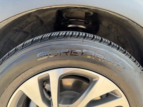 Used 2023 Buick Envision Essence image 33