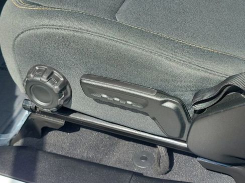 Used 2025 Jeep Wrangler Unlimited Sahara AWD/4WD image 18