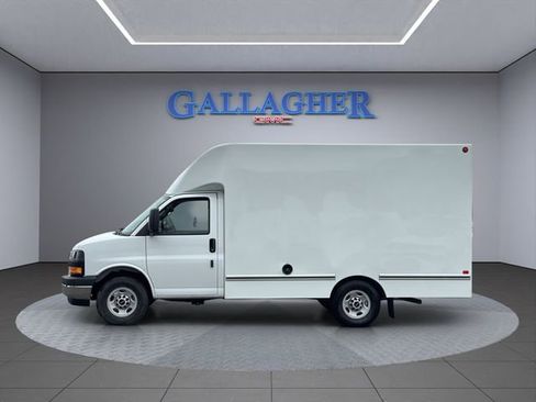 New 2026 GMC Savana 3500 w/ Power Convenience Package RWD image 10