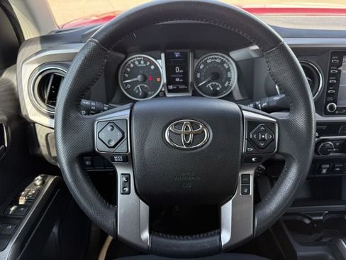 Used 2022 Toyota Tacoma SR5 RWD image 14