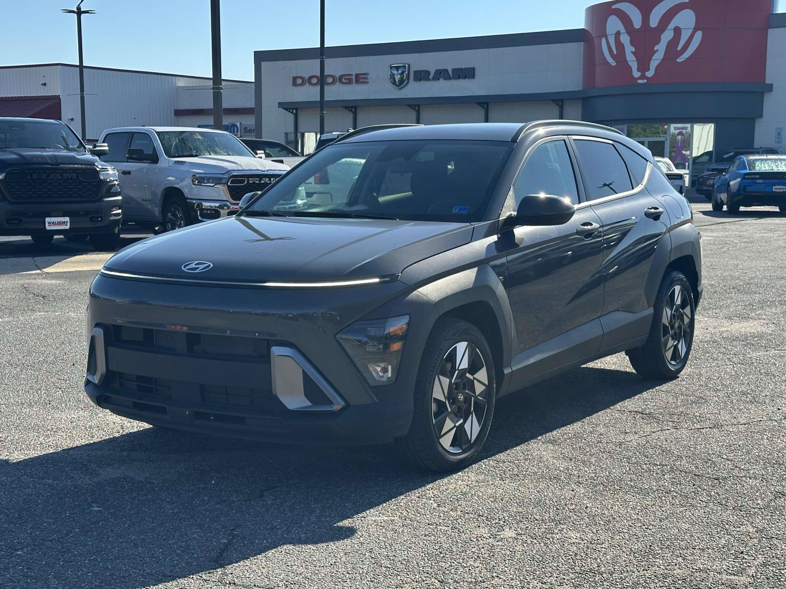 Used 2025 Hyundai Kona SEL FWD image 4