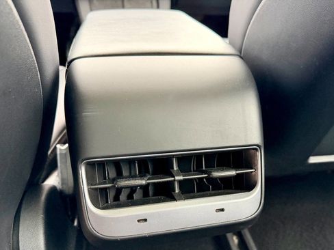 Used 2022 Tesla Model 3 Long Range image 16