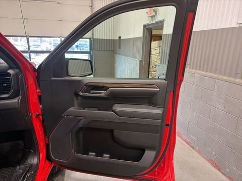 Used 2025 GMC Sierra 1500 Elevation image 15