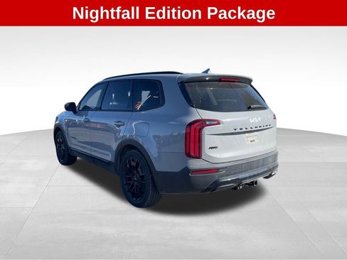 Used 2022 Kia Telluride EX w/ EX Premium Package image 3