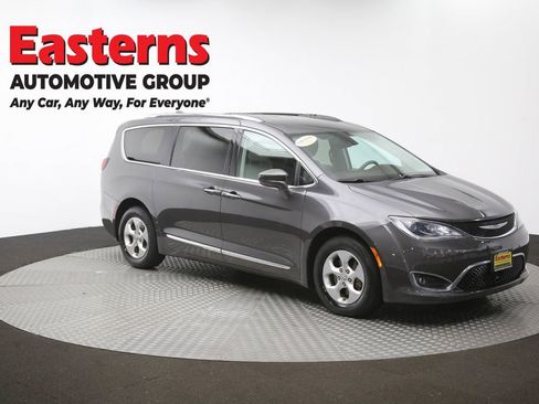 Used 2017 Chrysler Pacifica Touring-L Plus w/ Advanced Safetytec Group FWD image 51