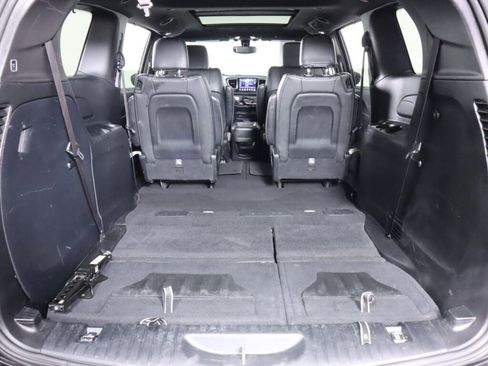 Used 2020 Chrysler Pacifica Touring-L w/ S Appearance Package image 35