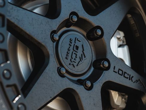 Used 2022 RAM 1500 Big Horn w/ Built-to-serve Edition image 4