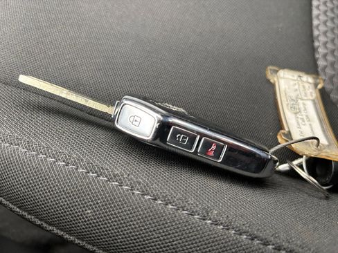 Used 2025 Kia Sportage LX FWD image 21