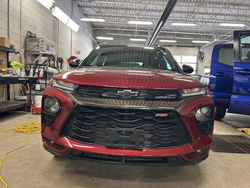 Used 2023 Chevrolet TrailBlazer RS image 2