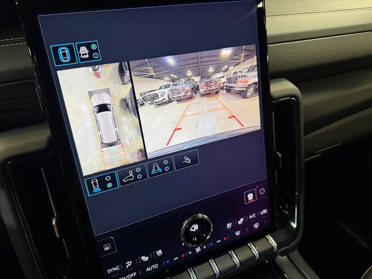 Used 2026 GMC Yukon AT4 Ultimate w/ LPO, Floor Liner Package AWD/4WD image 25