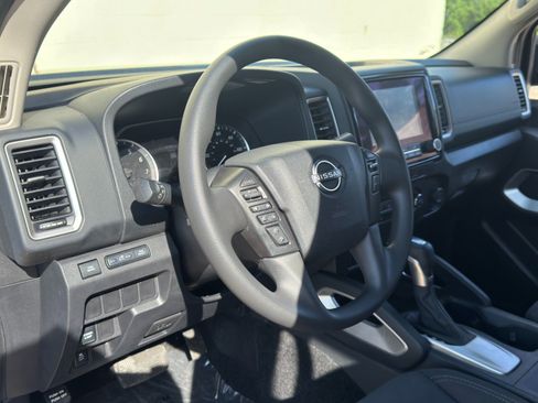 Used 2022 Nissan Frontier SV RWD image 12