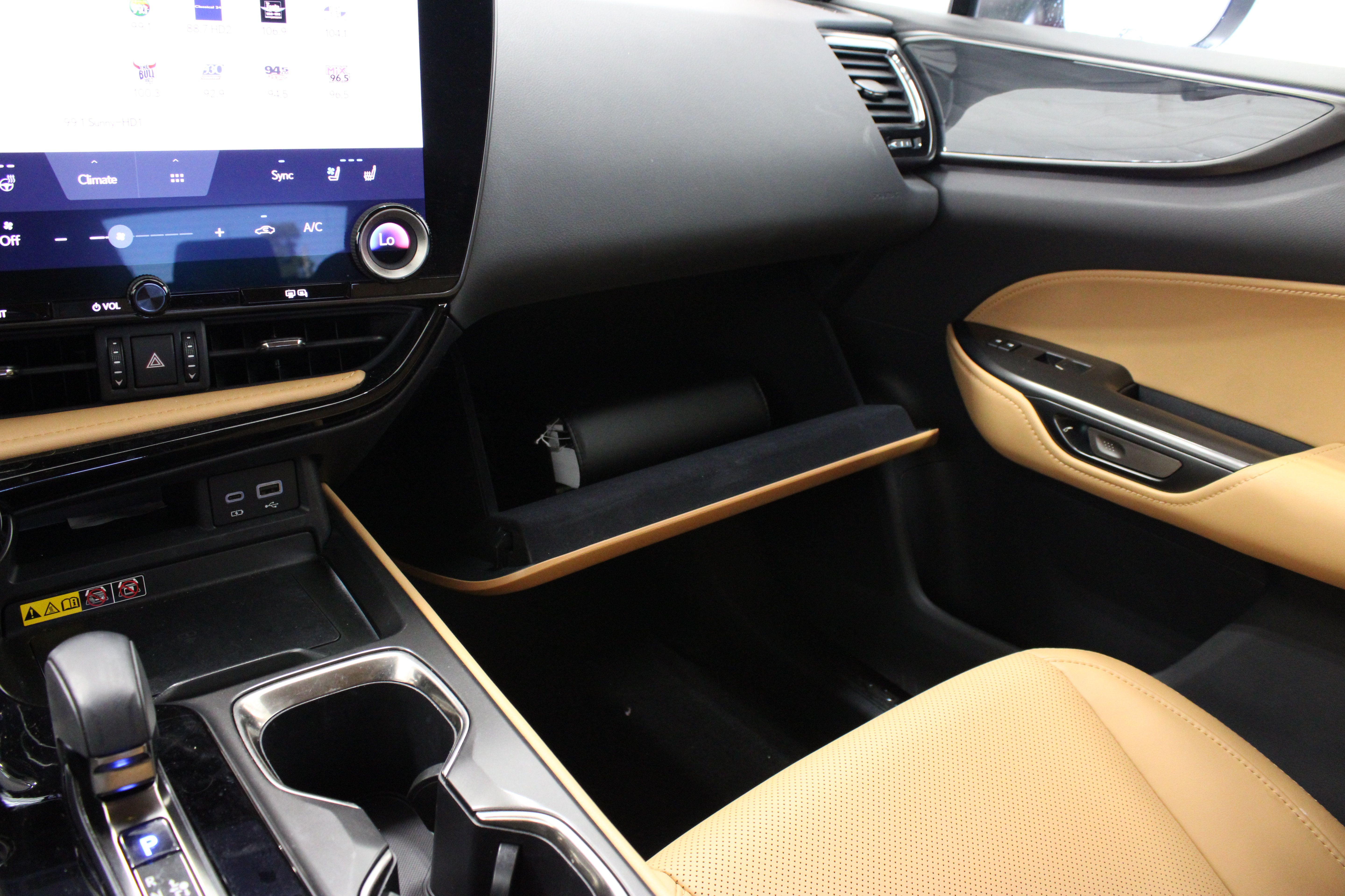 Used 2025 Lexus NX 350h AWD w/ Cold Area Package image 23