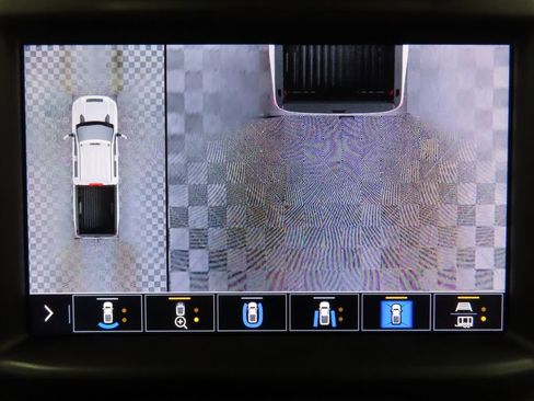 Used 2020 Chevrolet Silverado 2500 LTZ w/ LTZ Premium Package image 17