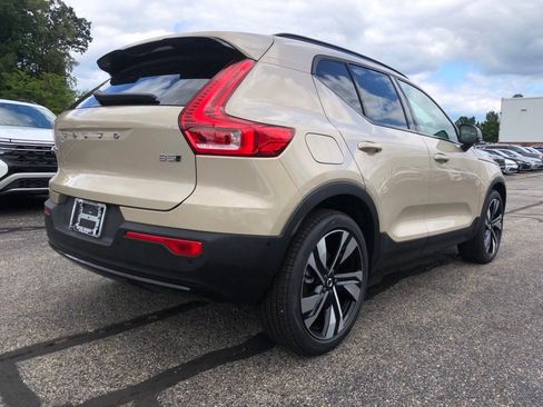New 2026 Volvo XC40 B5 Ultra w/ Protection Package Premier image 6