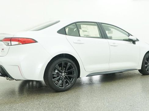 Used 2026 Toyota Corolla SE w/ SE Premium Package FWD image 17