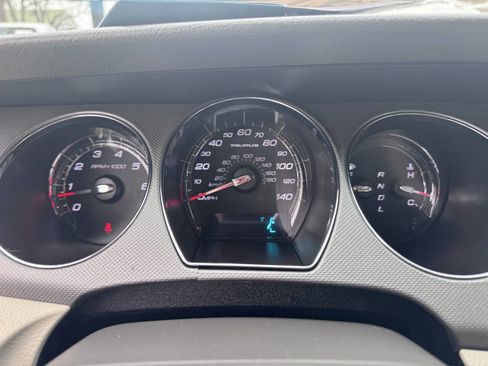 Used 2011 Ford Taurus SE image 22