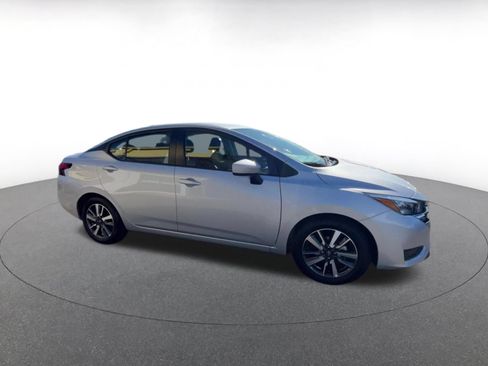 Used 2025 Nissan Versa SV FWD image 2