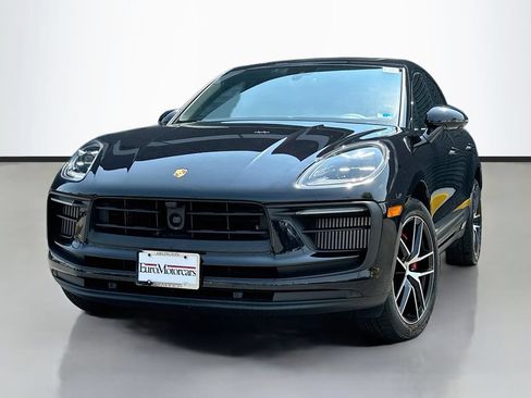 Certified 2023 Porsche Macan S AWD/4WD image 1