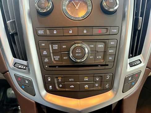 Used 2010 Cadillac SRX Luxury image 19