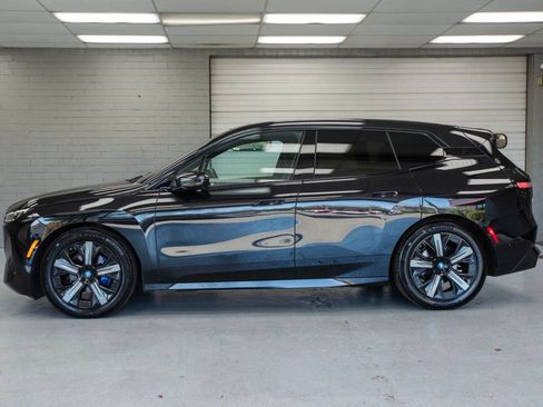 Used 2023 BMW iX xDrive50 w/ Premium Package image 4