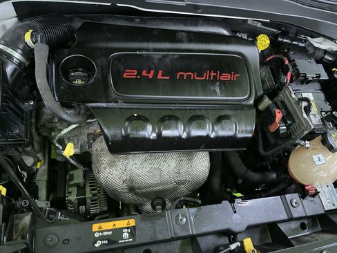 Used 2017 Jeep Renegade Latitude AWD/4WD image 30
