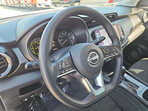 Used 2024 Nissan Kicks SV FWD image 11