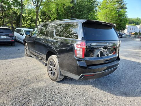 Used 2022 Chevrolet Suburban Z71 image 3