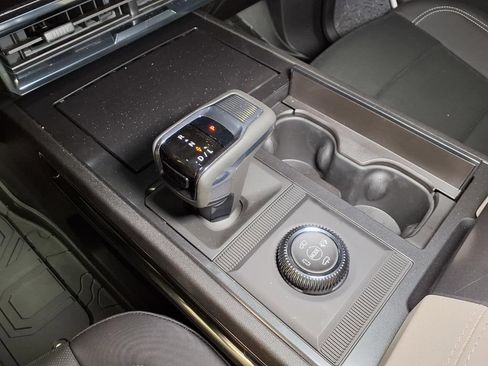 Used 2026 GMC Hummer EV SUV w/ LPO, Illumination Package AWD/4WD image 19