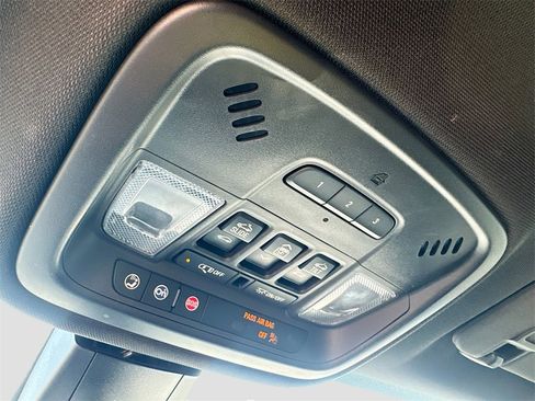 Used 2023 Chevrolet Traverse Premier w/ Redline Edition image 21