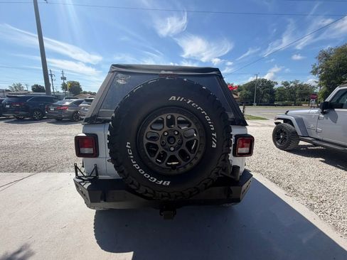 Used 2018 Jeep Wrangler Unlimited Sport AWD/4WD image 7