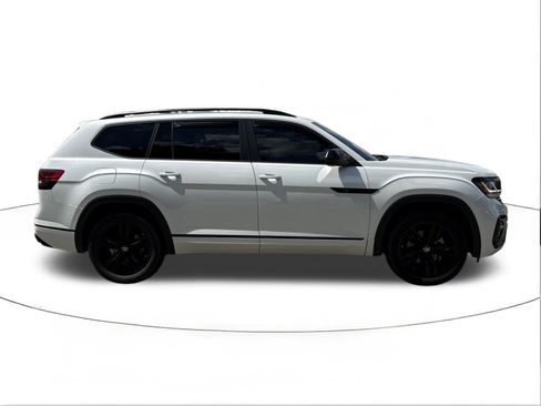Used 2023 Volkswagen Atlas SEL R-Line AWD/4WD image 2