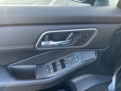 Used 2024 Nissan Rogue Platinum w/ Platinum Premium Package image 13