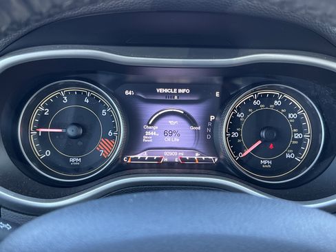 Used 2014 Jeep Cherokee Limited w/ Luxury Group image 21