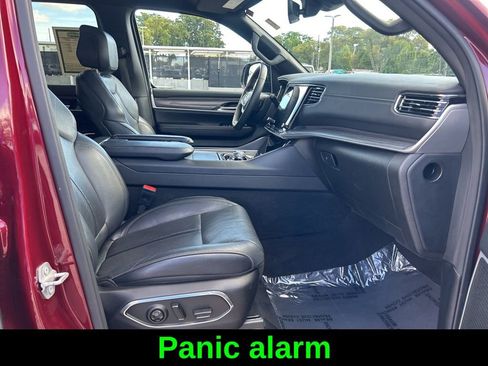 Used 2023 Jeep Wagoneer Series III w/ Preferred Equipment Group image 25