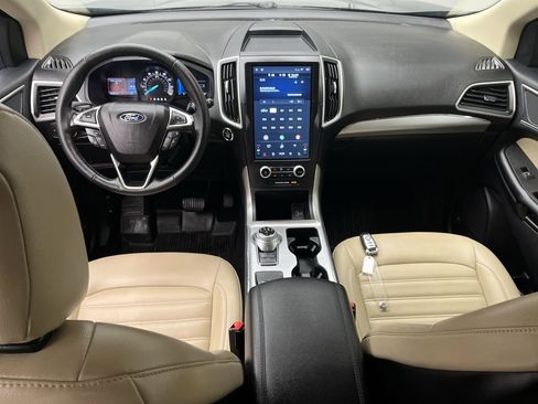 Used 2022 Ford Edge SEL w/ Convenience Package image 4